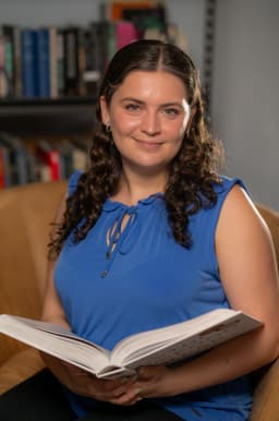 Portrait: Jessica L. Cozzi