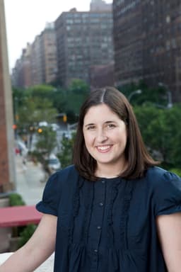 Portrait: Jennifer E. Smith