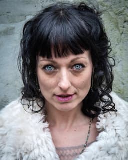 Portrait: Lara Taveirne