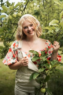 Portrait: Male Geers