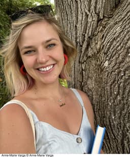 Portrait (Download): Anne-Marie Varga