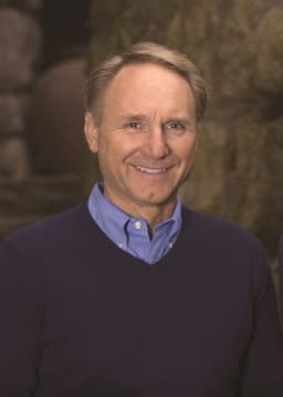 Portrait: Dan Brown